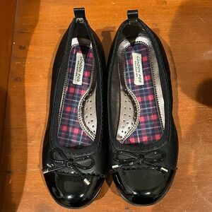 London Fog Black Flats with Bow Accent